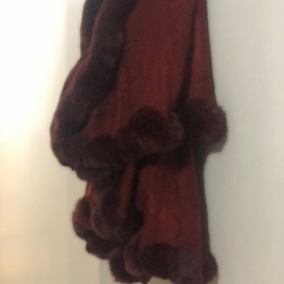 COPY - FAUX FUR TRIM KNITTED PONCHO - Picture 4 of 11